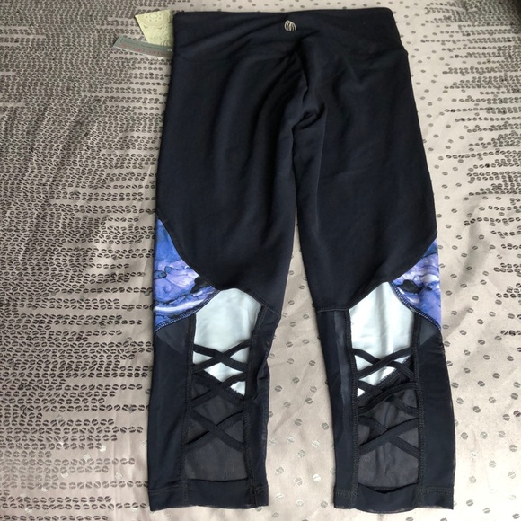 Balance Collection Activewear Capri - Picture 6 of 6